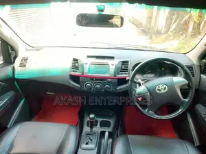 Toyota Hilux 2015 Pickup (Used)