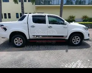 Toyota Hilux 2015 Pickup (Used)
