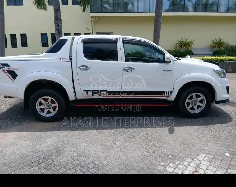 Toyota Hilux 2015 Pickup (Used)