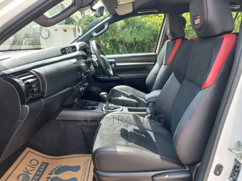 Toyota Hilux 2023 Pickup (Used)