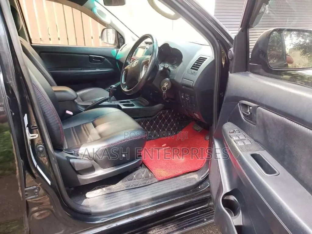 Toyota Hilux 2015 Pickup (Used)