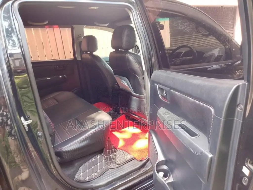 Toyota Hilux 2015 Pickup (Used)