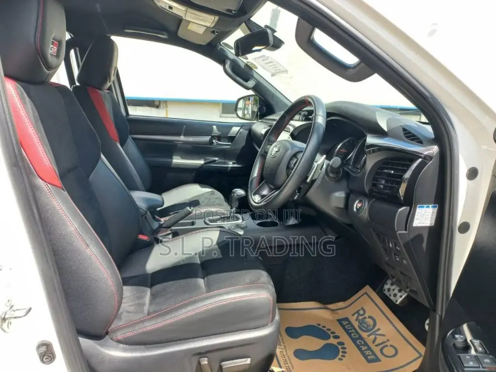 Toyota Hilux 2023 Pickup (Used)