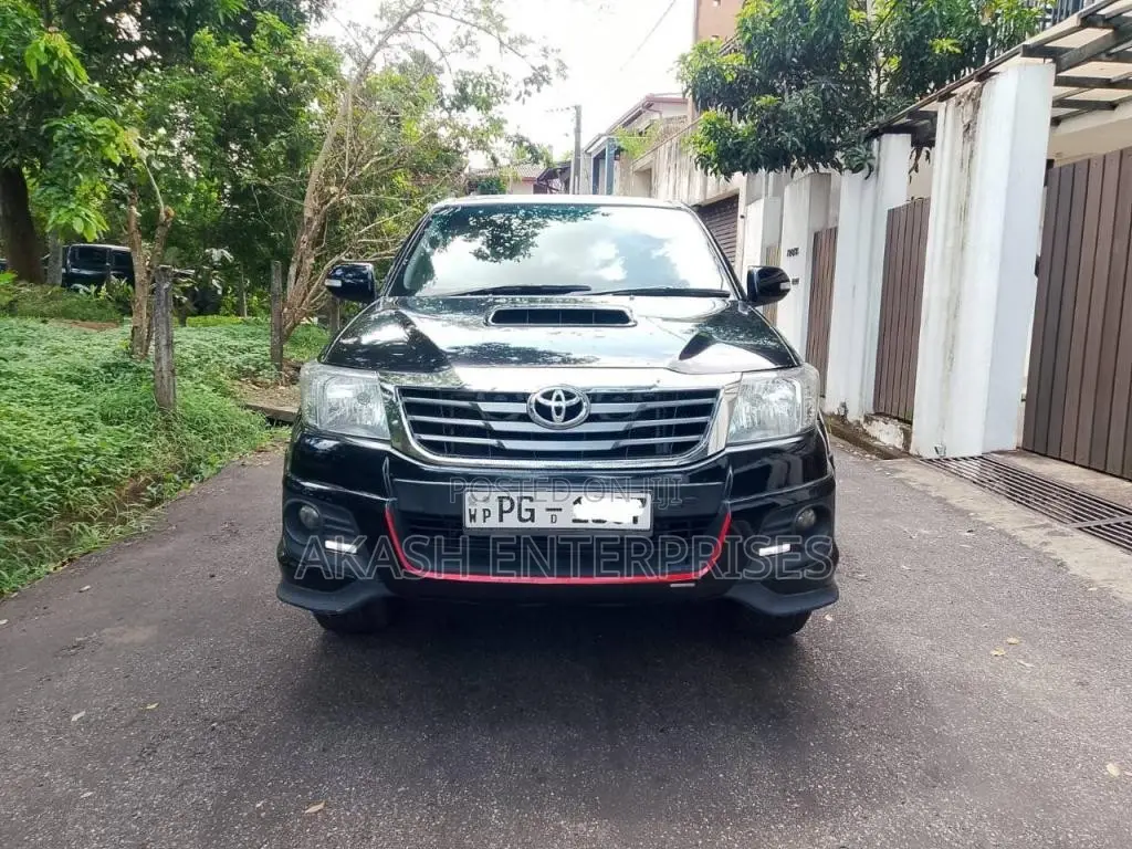 Toyota Hilux 2015 Pickup (Used)