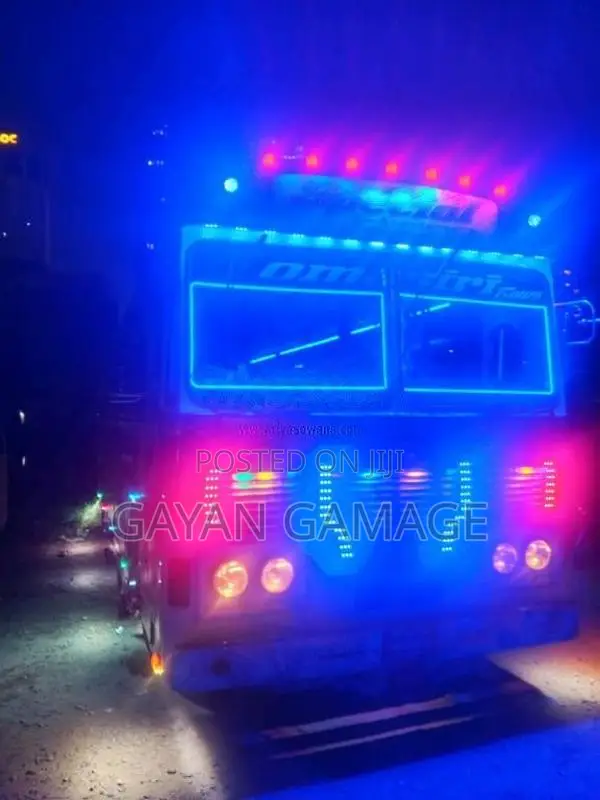 Ashok-Leyland Viking 2003 Bus (Used)