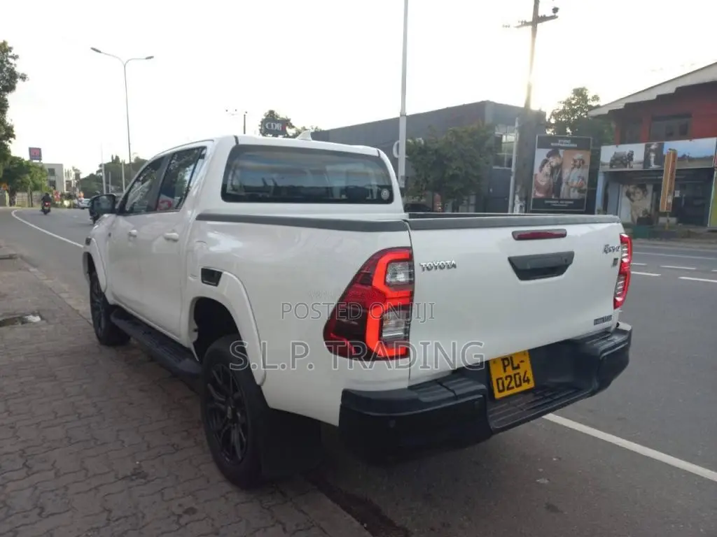 Toyota Hilux 2023 Pickup (Used)