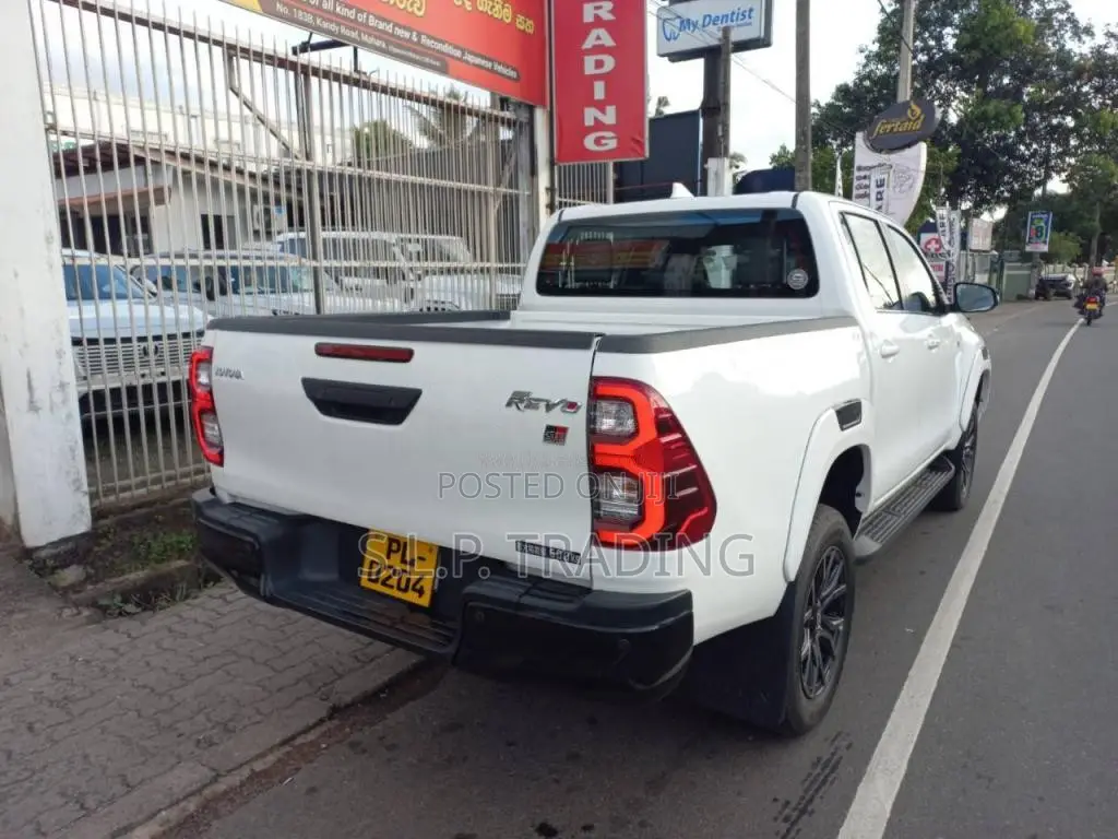 Toyota Hilux 2023 Pickup (Used)