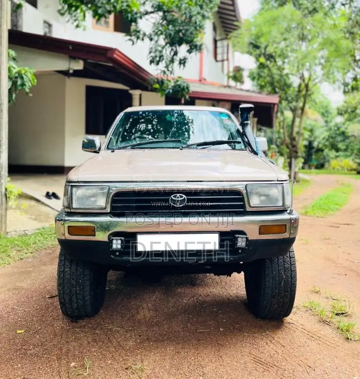 Toyota Hilux LN106R 4WD 1996 Pickup (Used)