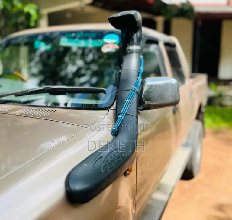 Toyota Hilux LN106R 4WD 1996 Pickup (Used)
