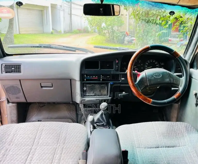 Toyota Hilux LN106R 4WD 1996 Pickup (Used)