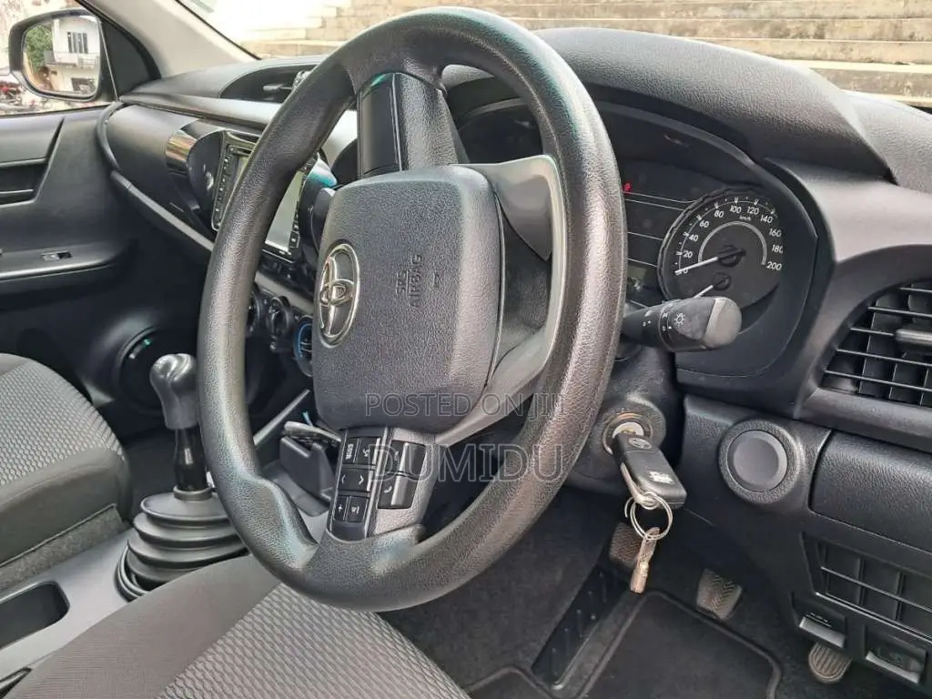 Toyota Hilux 2017 Pickup (Used)