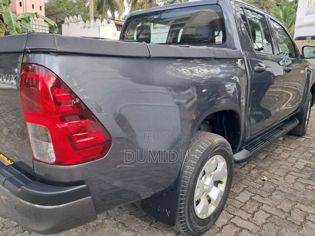 Toyota Hilux 2017 Pickup (Used)