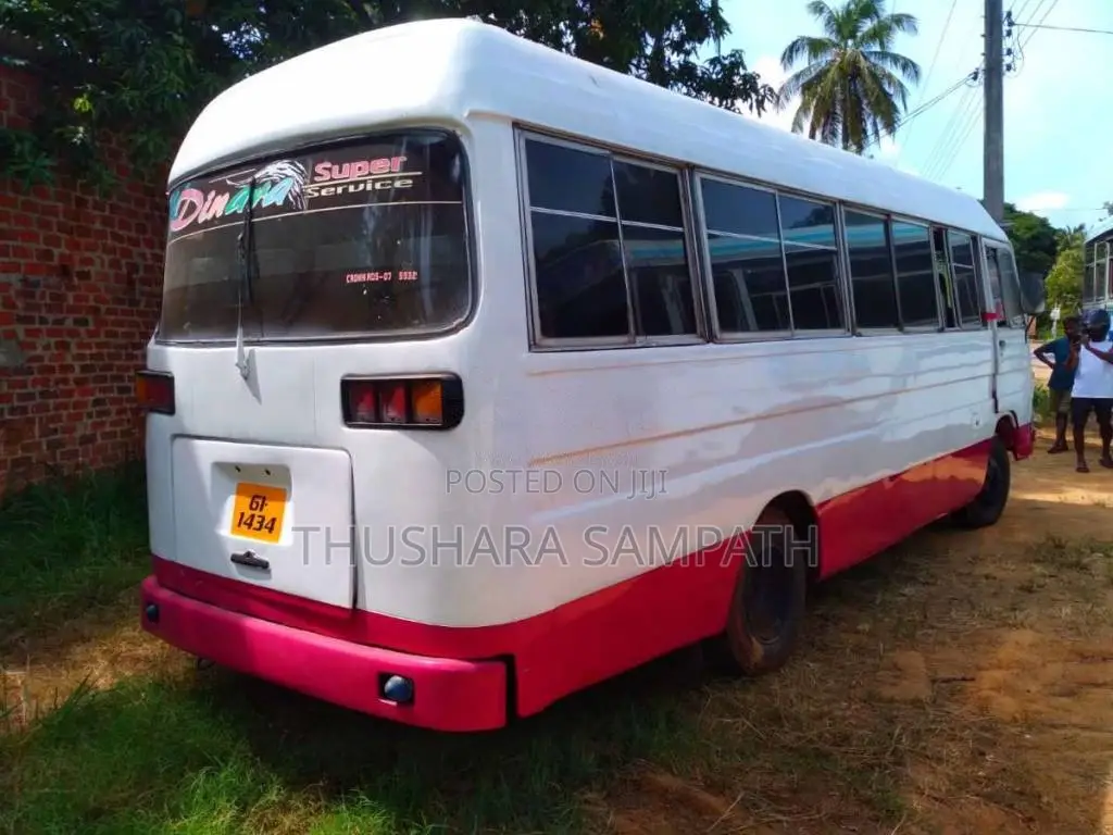 Mitsubishi Rosa 1982 Bus (Used)