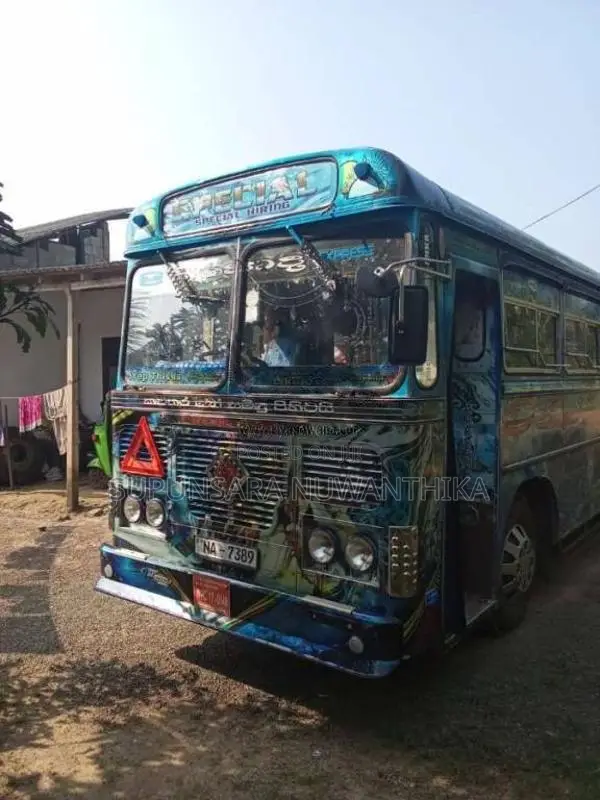 Ashok-Leyland Viking 2009 Bus (Used)