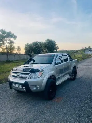 Toyota Hilux Vigo 1kD 2012 Pickup (Used)