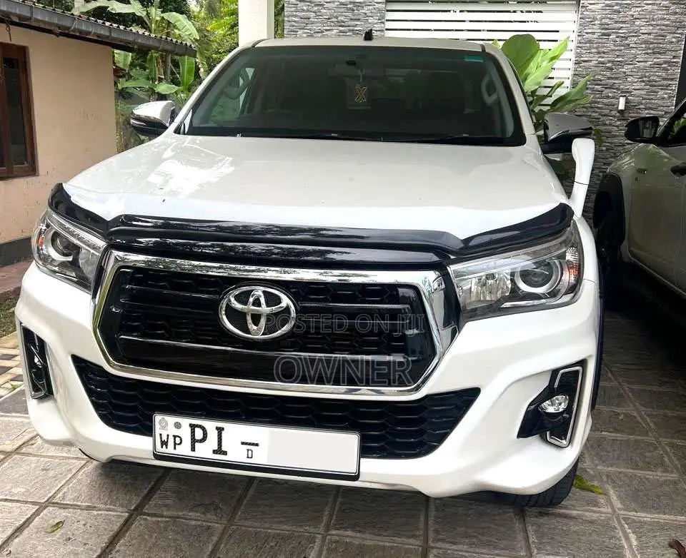 Toyota Hilux Revo 2018 Pickup (Used)
