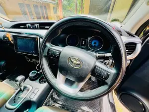 Toyota Hilux 2017 Pickup (Used)