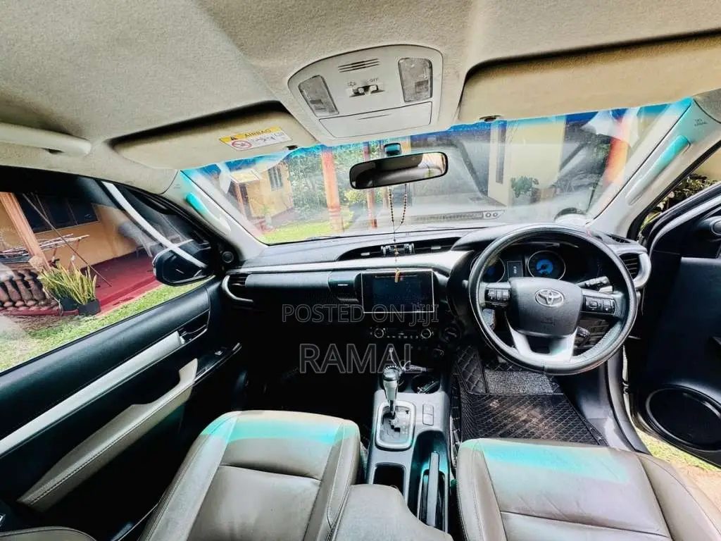 Toyota Hilux 2017 Pickup (Used)