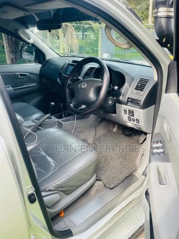 Toyota Hilux Vigo 1kD 2012 Pickup (Used)
