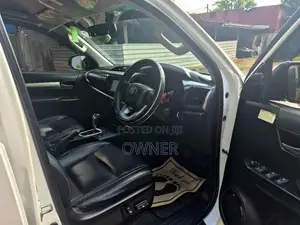 Toyota Hilux Revo 2018 Pickup (Used)