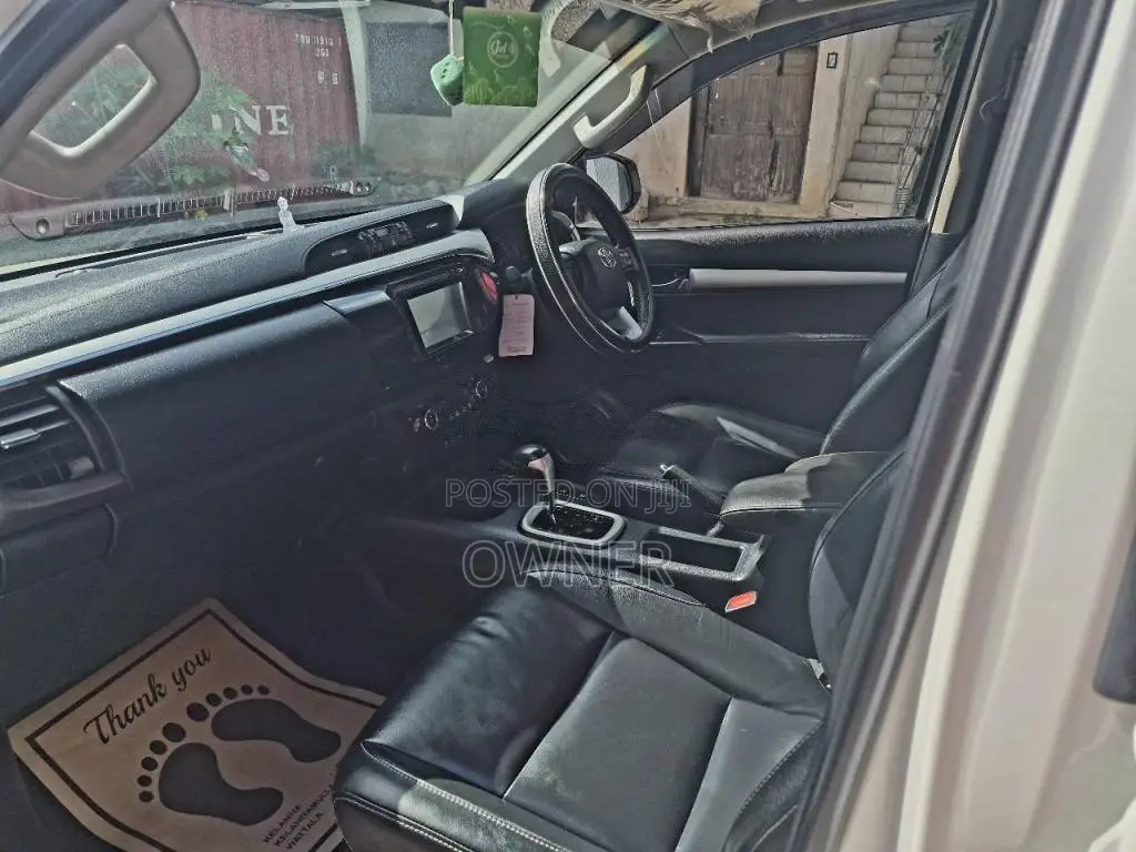 Toyota Hilux Revo 2018 Pickup (Used)