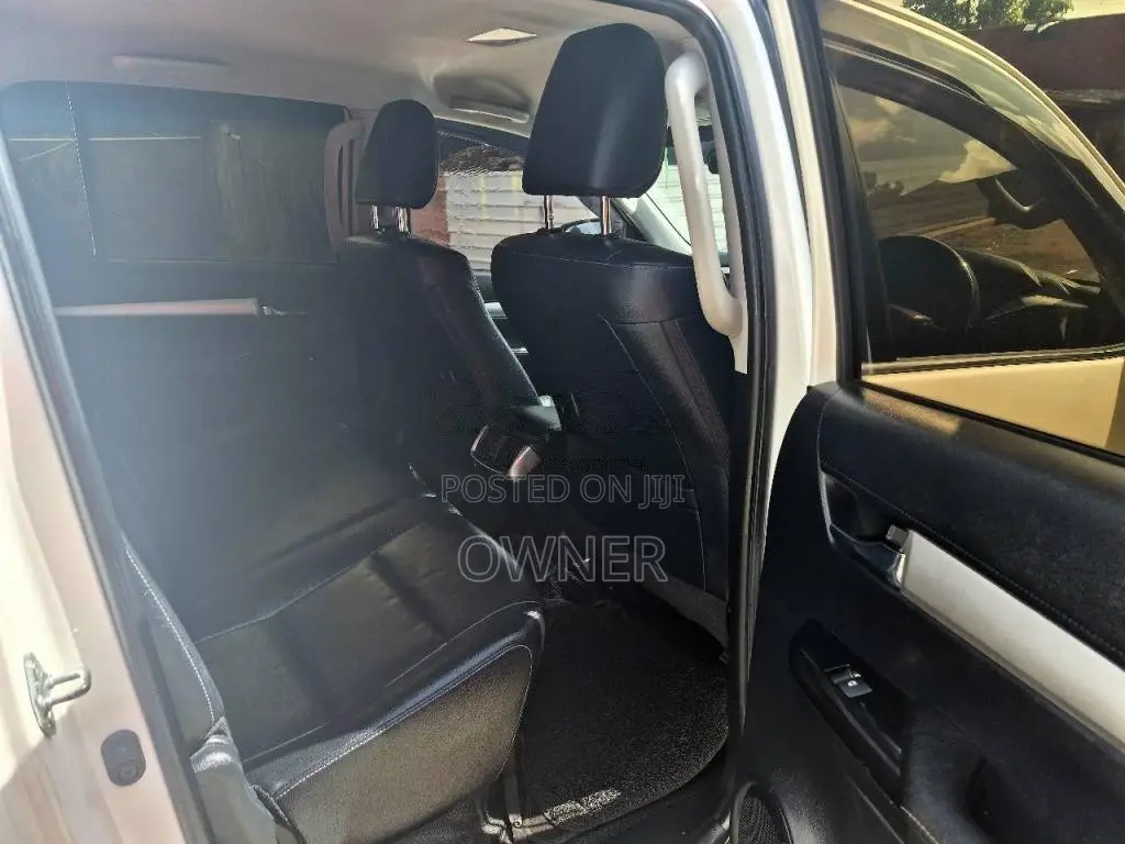 Toyota Hilux Revo 2018 Pickup (Used)