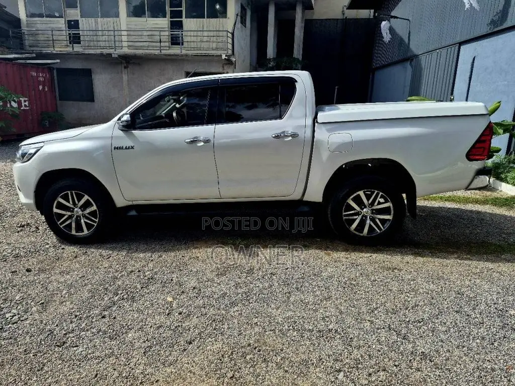 Toyota Hilux Revo 2018 Pickup (Used)