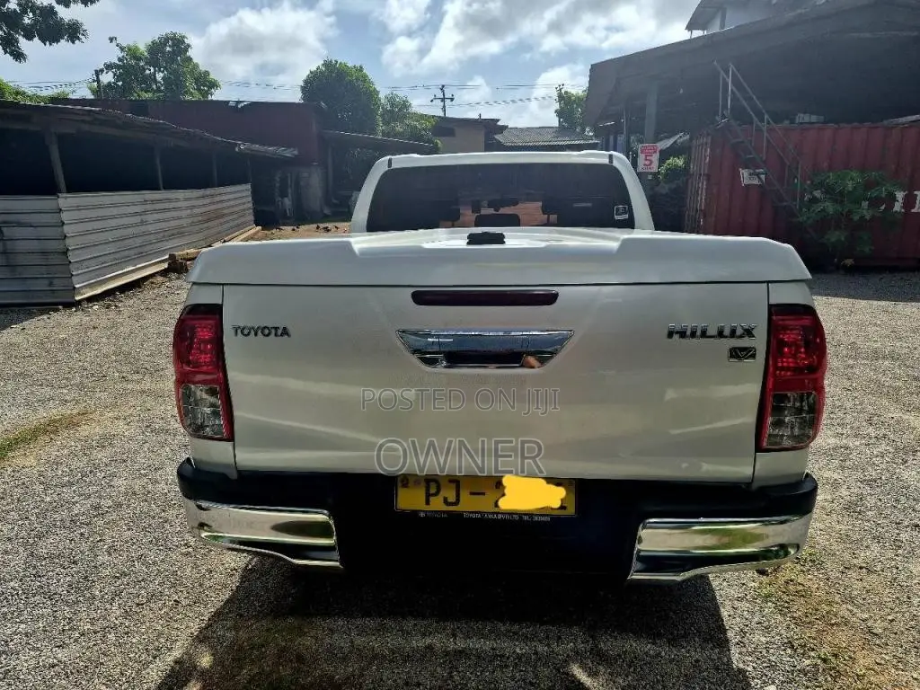 Toyota Hilux Revo 2018 Pickup (Used)