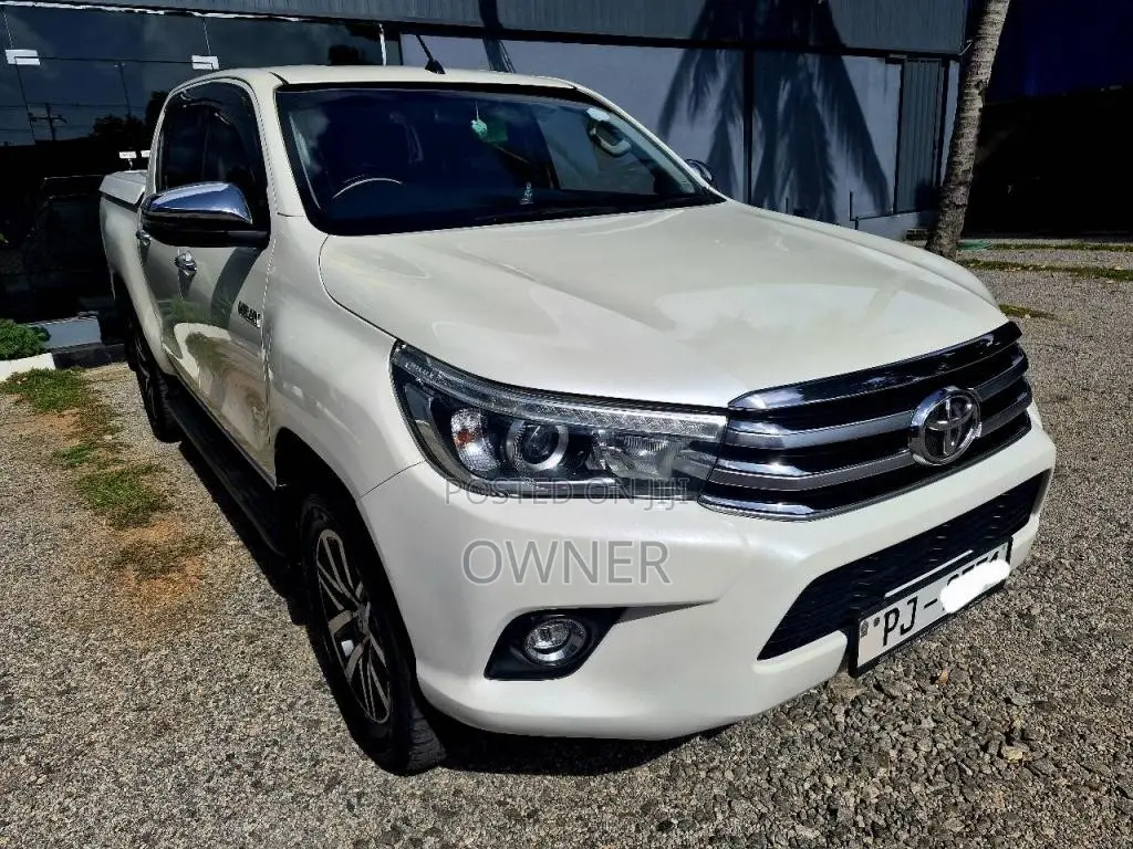 Toyota Hilux Revo 2018 Pickup (Used)