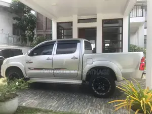 Toyota Hilux 2006 Pickup (Used)