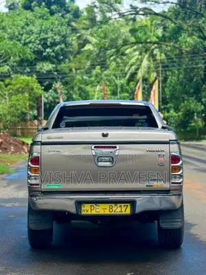 Toyota Hilux 2005 Pickup (Used)