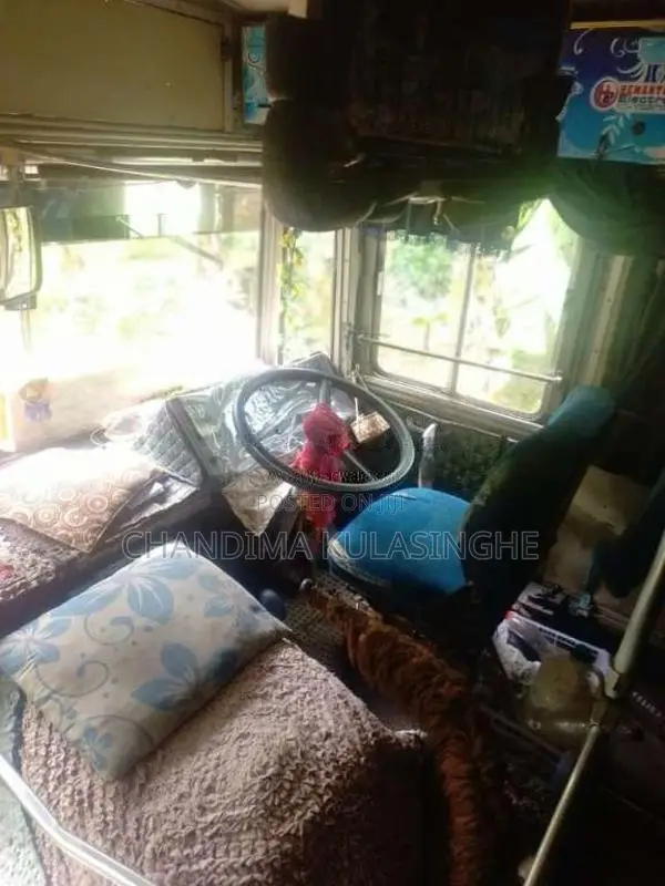 Ashok-Leyland Leyland 2004 Bus (Used)