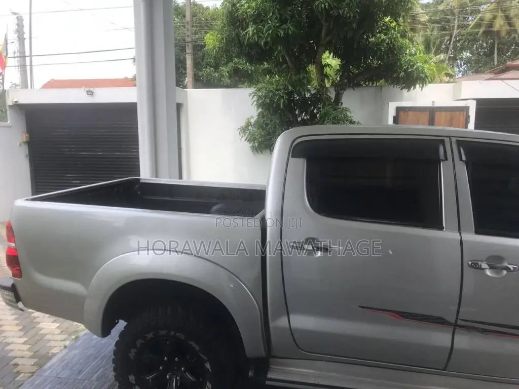 Toyota Hilux 2006 Pickup (Used)