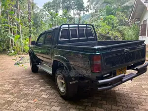 Toyota Hilux LN106 1990 Pickup (Used)