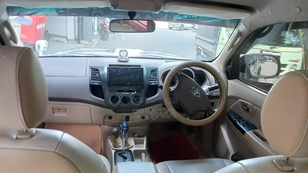 Toyota Hilux Vigo 2006 Pickup (Used)