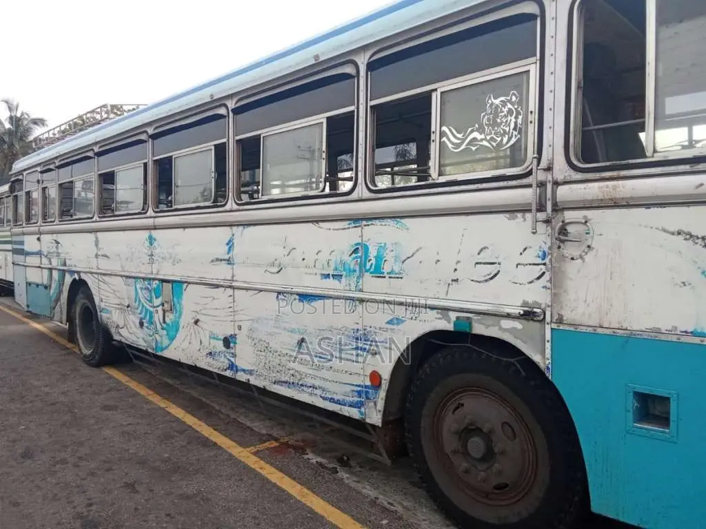 Ashok-Leyland Hinopower 2004 Bus (Used)