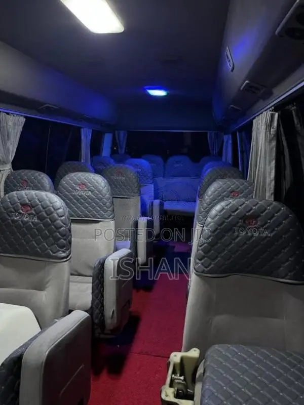 Toyota Coaster 2010 Bus (Used)