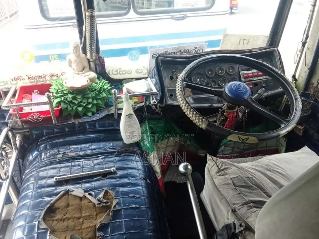 Ashok-Leyland Hinopower 2004 Bus (Used)