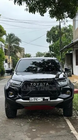 Toyota Hilux GR Sport 2025 Pickup (Used)