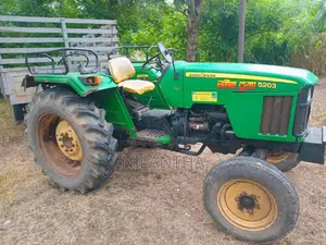John-Deere 5203 2011 Tractor (Used)
