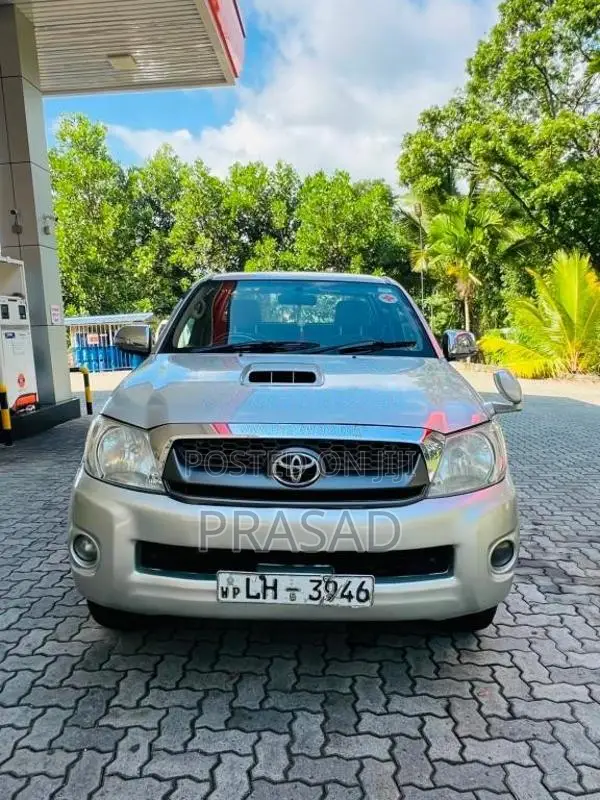 Toyota Hilux Vigo 4x4 2010 Pickup (Used)