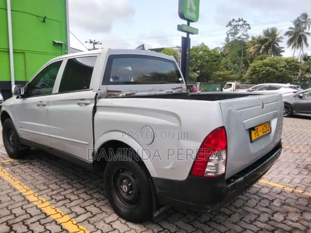 Micro Double Cab 2009 Pickup (Used)