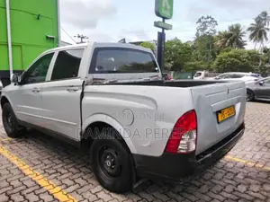 Micro Double Cab 2009 Pickup (Used)