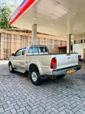 Toyota Hilux Vigo 4x4 2010 Pickup (Used)