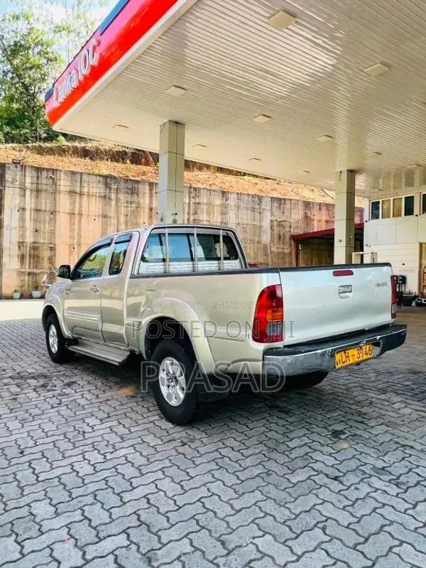 Toyota Hilux Vigo 4x4 2010 Pickup (Used)