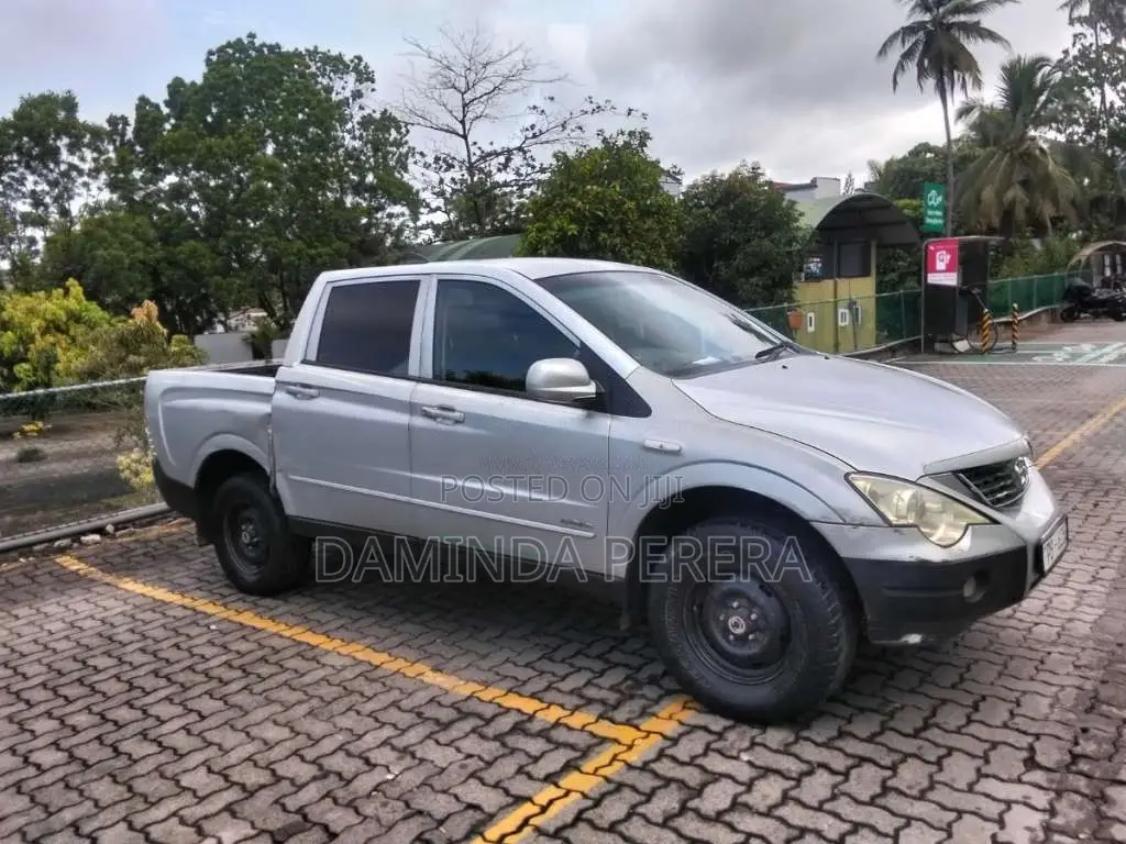 Micro Double Cab 2009 Pickup (Used)