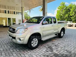 Toyota Hilux Vigo 4x4 2010 Pickup (Used)