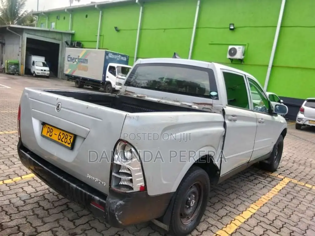 Micro Double Cab 2009 Pickup (Used)