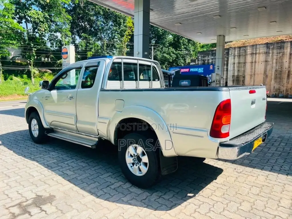 Toyota Hilux Vigo 4x4 2010 Pickup (Used)