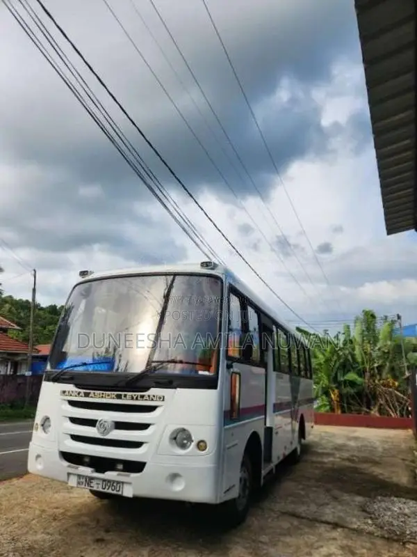 Ashok-Leyland Lynx 2017 Bus (Used)